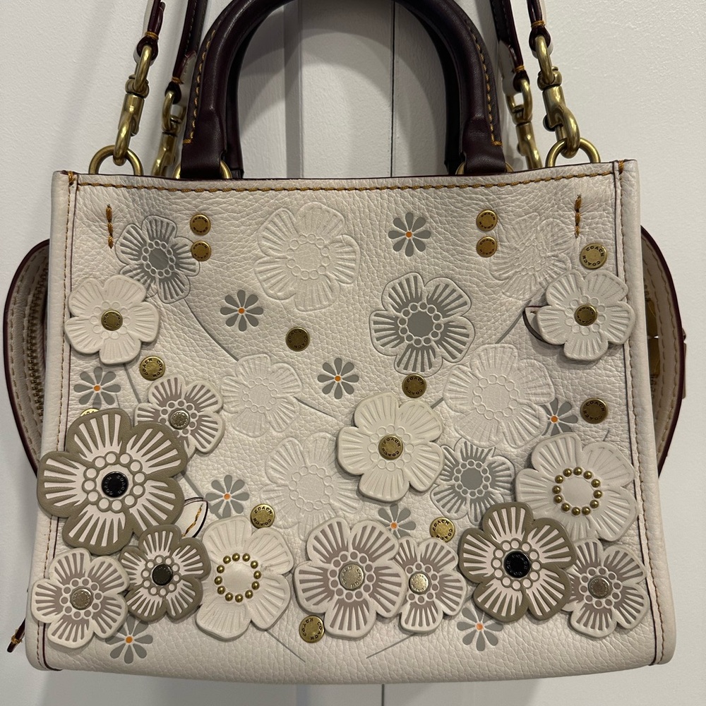 COACH 1941 Tea Rose Applique Rogue Bag - Picture 5 of 16